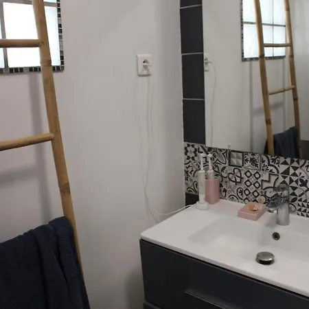 Pretty Bohemian Style Apt By Weekome * ジュアン・レ・パン