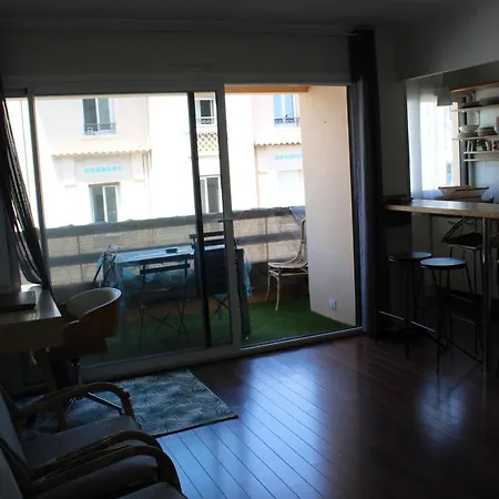 Pretty Bohemian Style Apt By Weekome *